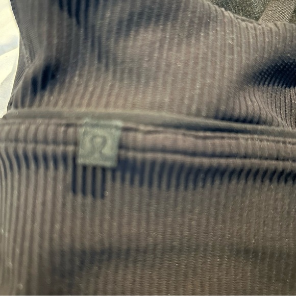 Lululemon Energy Bra *Long Line Texture ribbed luxtreme® - Picture 5 of 9